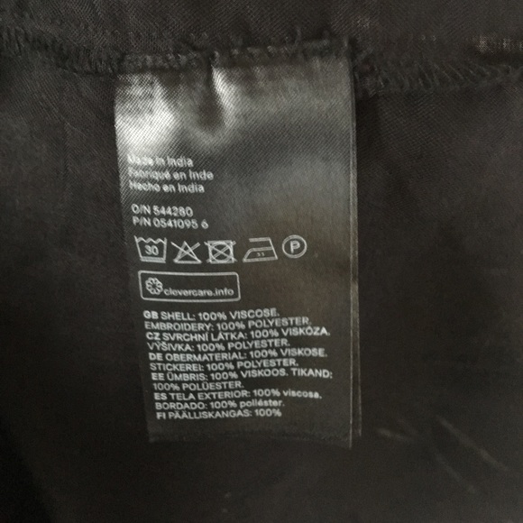 | H&M | Embroidered Black Dress - Picture 7 of 7